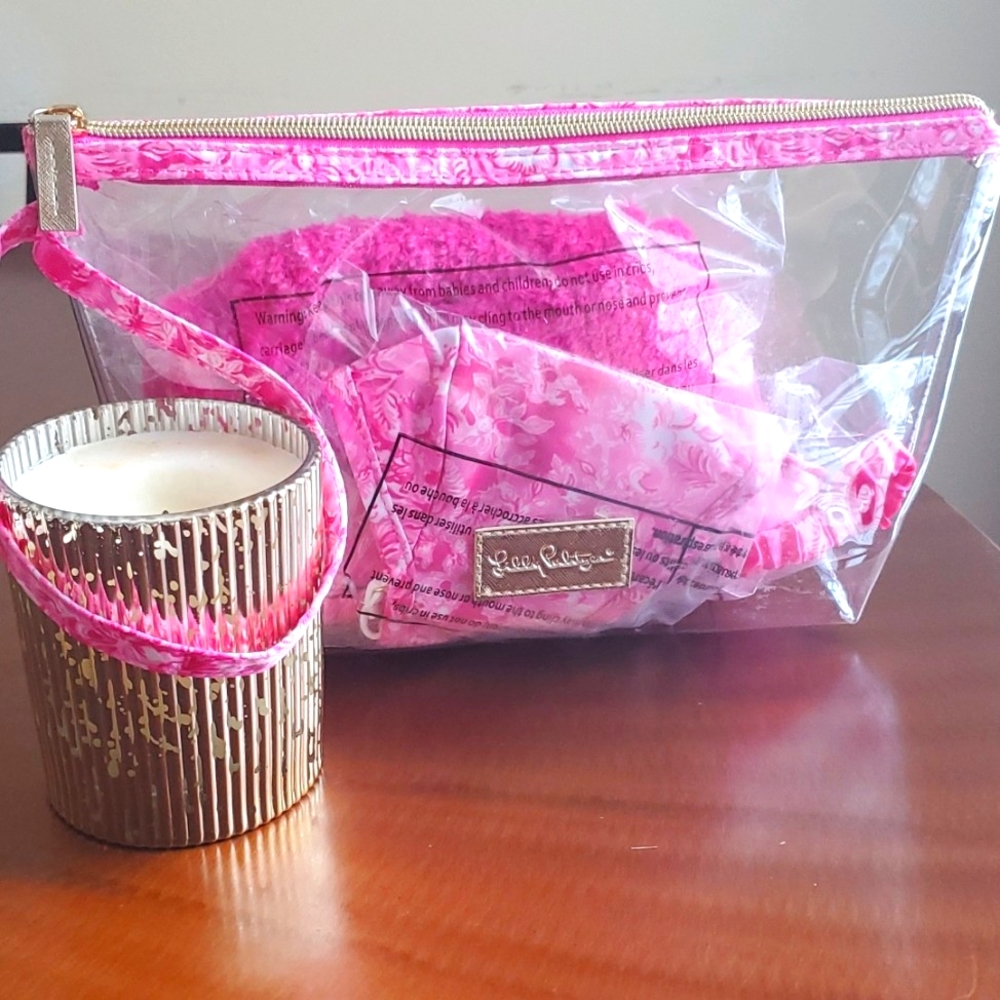 Lilly pulitzer. Travel bag Very pretty  Accessories  new  never used.but no tags